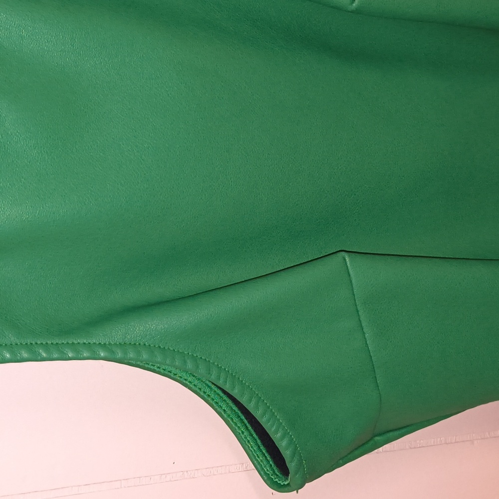 Vestique - Picture 3 of 8